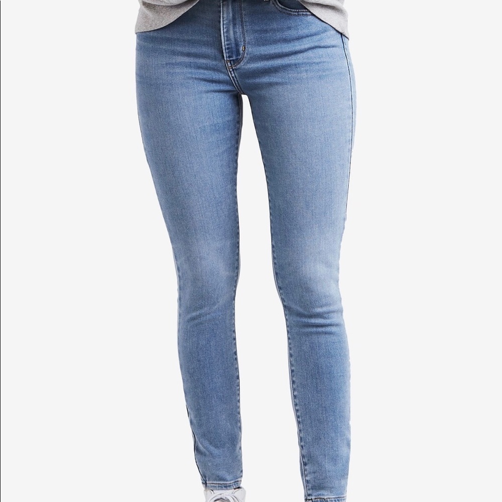Levis 720 high waisted super skinny jeans